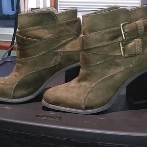 New suede Brown ankle boots